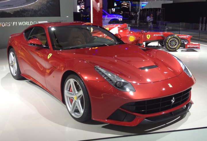 JR：用16年冠军奖金买了辆法拉利F12 那是我的“小情人”
