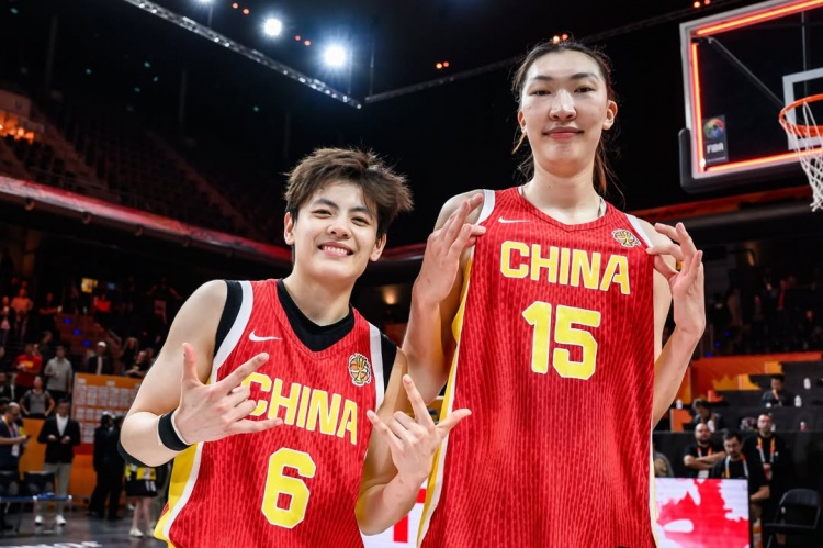 苏群:一度以为杨舒予要走网红路线 没想到成了实力派 苏群:一度以为杨舒予要走网红路线 没想到成了实力派